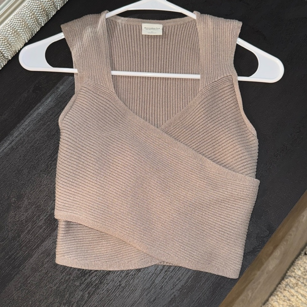 Soft A&F Collection Mauve Wrap Top